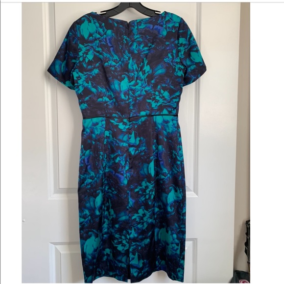 Tahari floral blue/ Navy Sheath Short Sleeve dress Size 6 - Picture 3 of 6